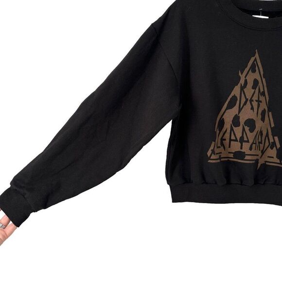 Def Leppard Sweatshirt Black Cropped Size M Triangle Animal Print Womens Rock - Picture 4 of 6